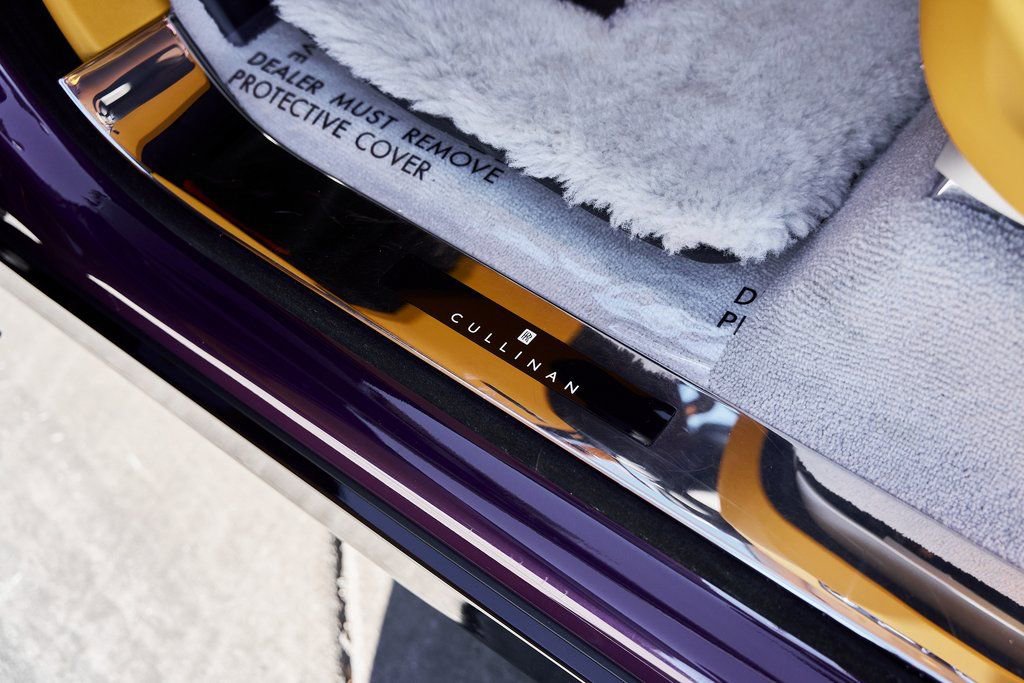 Used 2025 Rolls-Royce Cullinan image 42