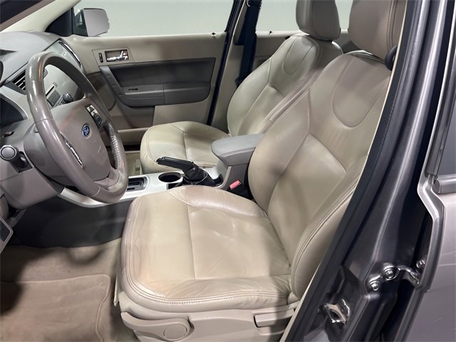 Used 2009 Ford Focus SEL image 15