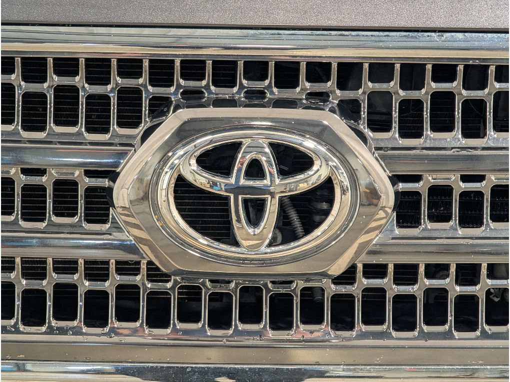 Used 2017 Toyota Tacoma TRD Off-Road w/ Tow Package AWD/4WD image 4