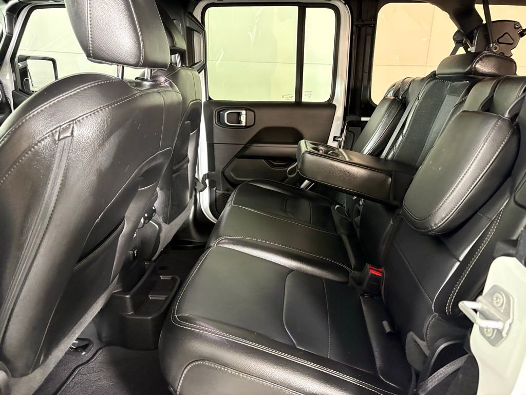 Used 2022 Jeep Wrangler Unlimited Sahara image 35