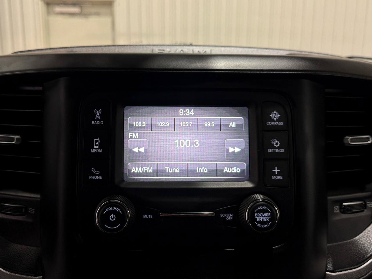 Used 2024 RAM 3500 Tradesman w/ Chrome Appearance Group AWD/4WD image 35