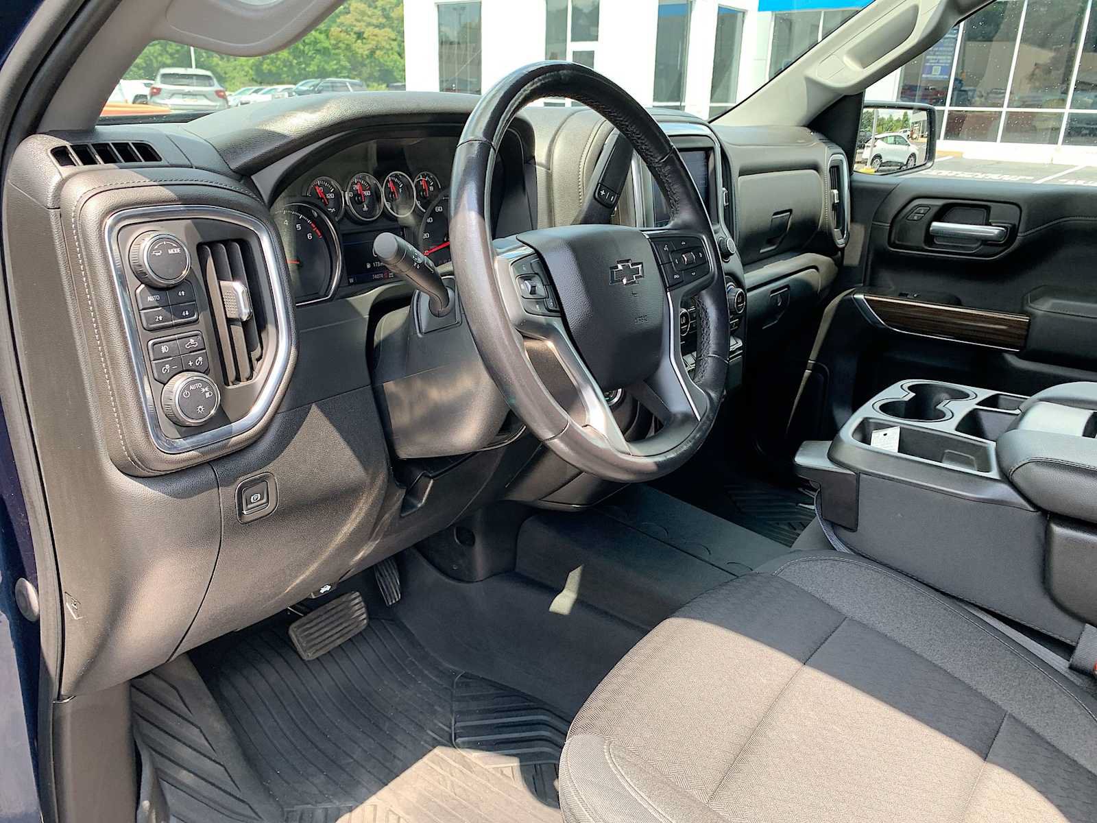 Certified 2020 Chevrolet Silverado 1500 RST AWD/4WD image 10