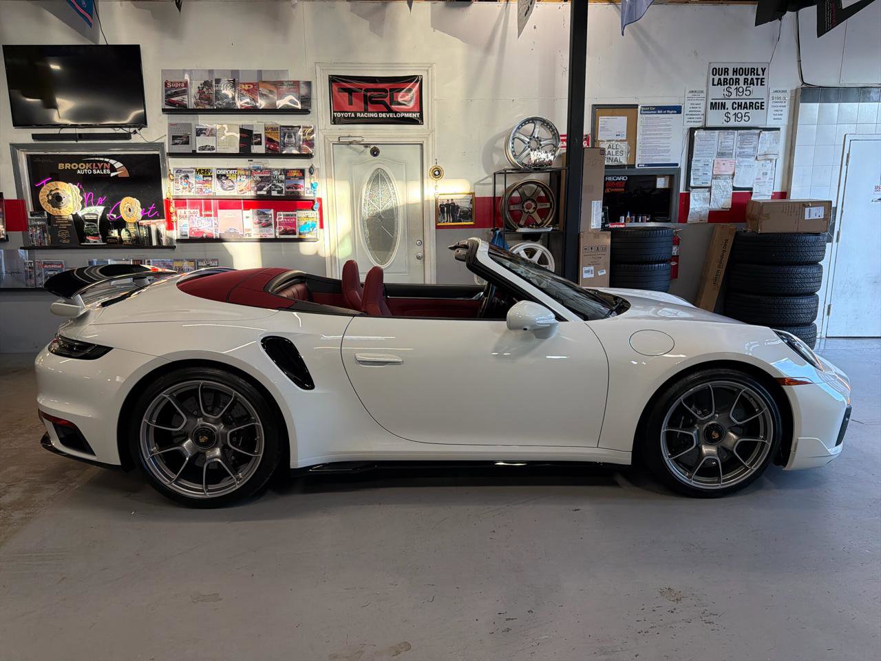 Used 2022 Porsche 911 Turbo S image 4