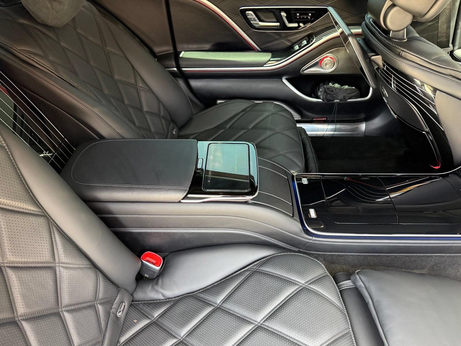 Used 2024 Mercedes-Benz Maybach S 580 4MATIC image 37