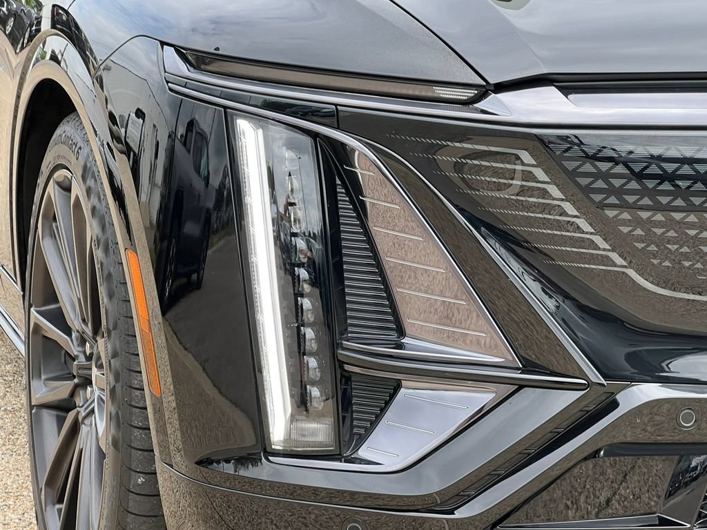 Certified 2026 Cadillac Lyriq V AWD/4WD image 43