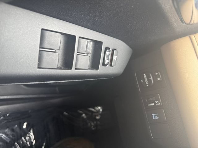 Used 2017 Toyota RAV4 XLE w/ Plus Extra Value Package FWD image 26