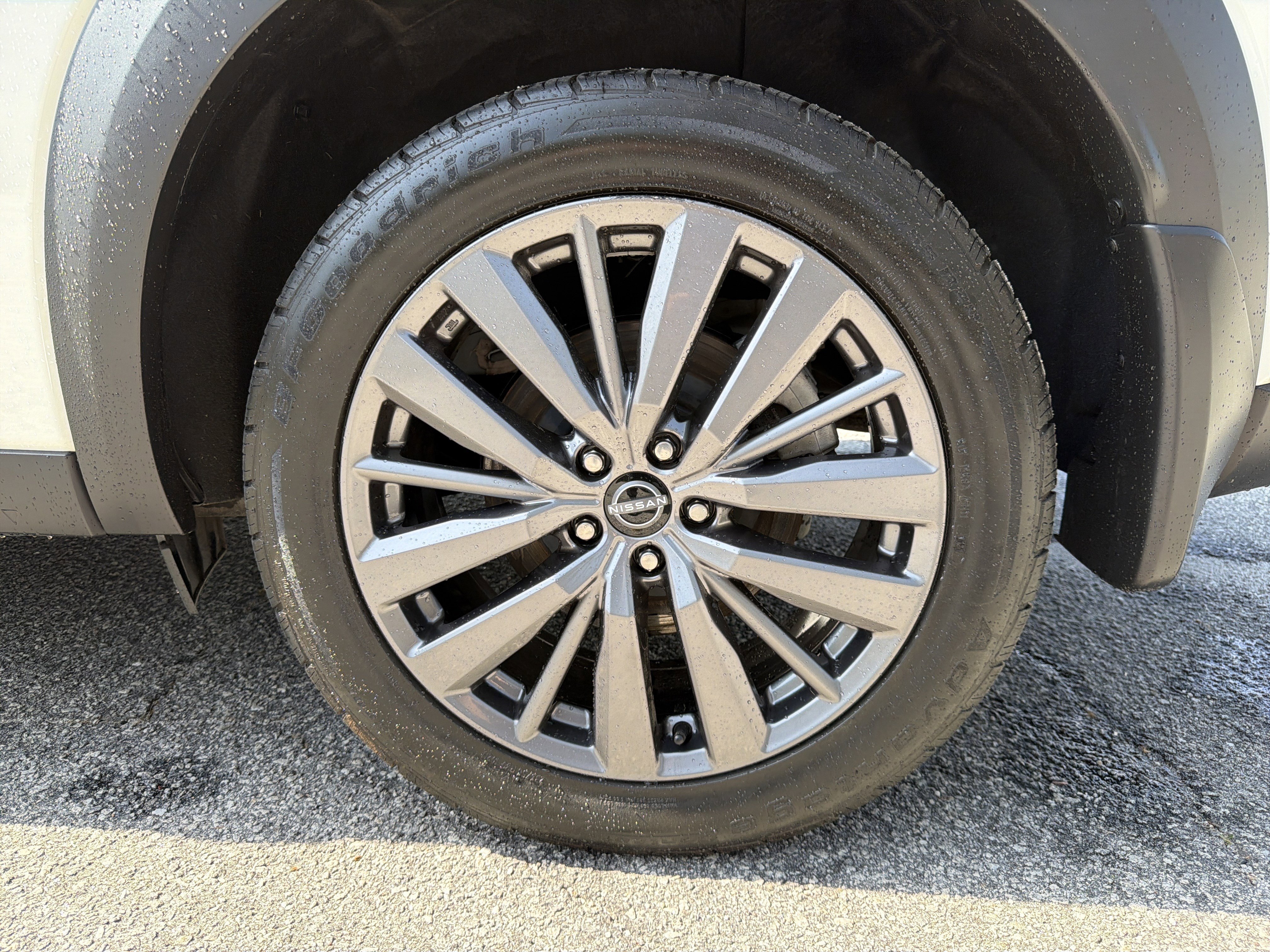 Used 2023 Nissan Pathfinder SL w/ SL Premium Package image 24