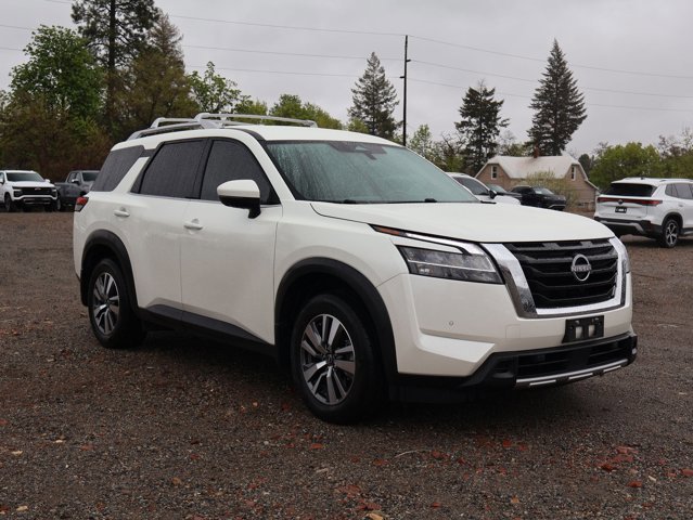 Used 2024 Nissan Pathfinder SL image 3