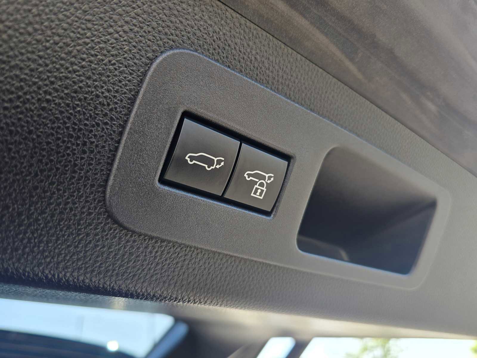 New 2026 Lexus LX 600 4WD w/ Luxury Package image 18