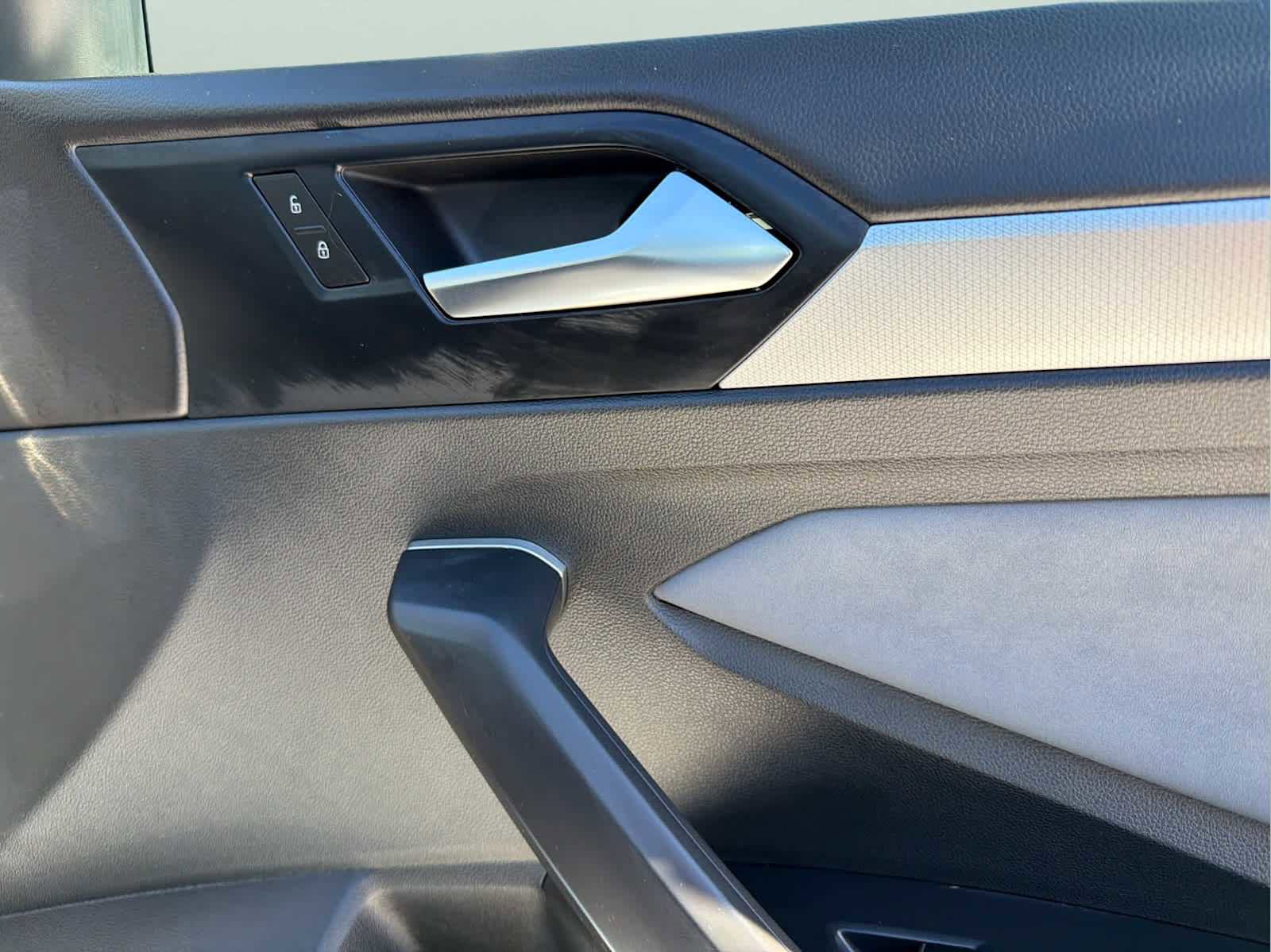 Certified 2025 Volkswagen Jetta SE image 37