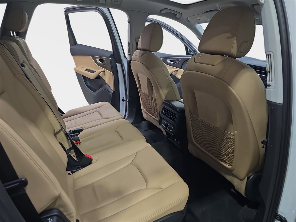 Used 2021 Audi Q7 3.0T Premium image 13