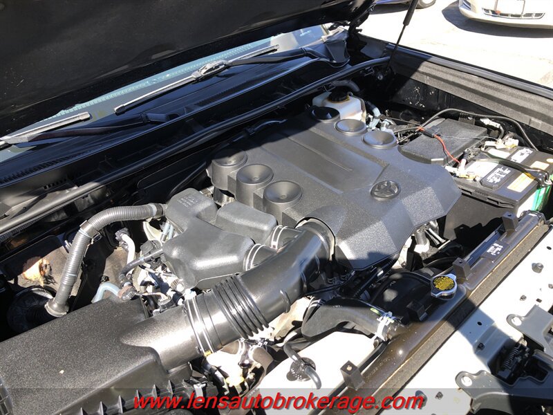 Used 2015 Toyota 4Runner SR5 AWD/4WD image 25