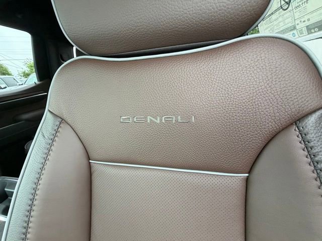 New 2026 GMC Sierra 1500 Denali w/ Denali Reserve Package AWD/4WD image 16