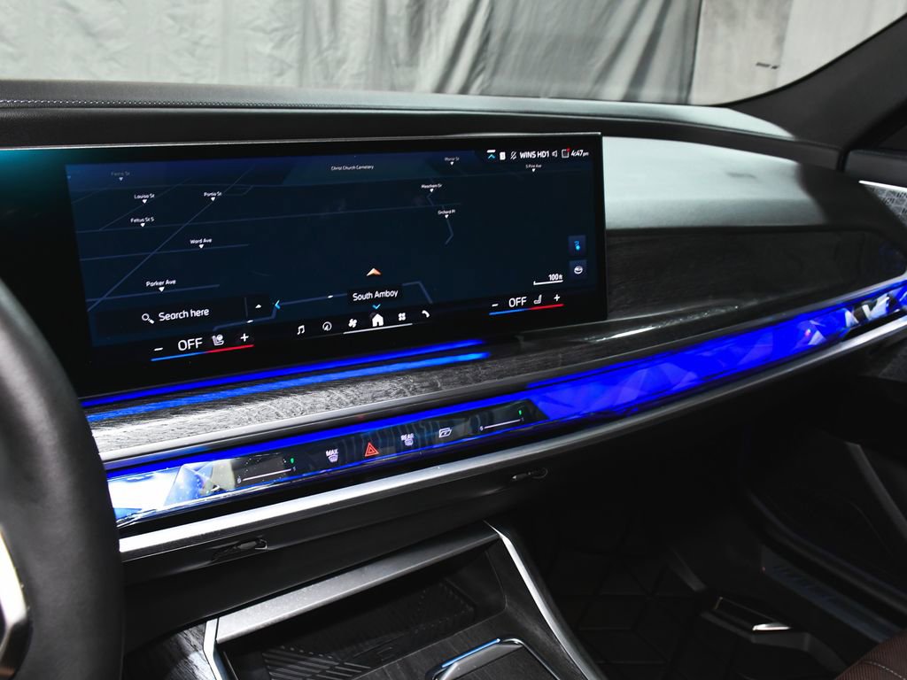 Used 2024 BMW i7 xDrive60 image 50