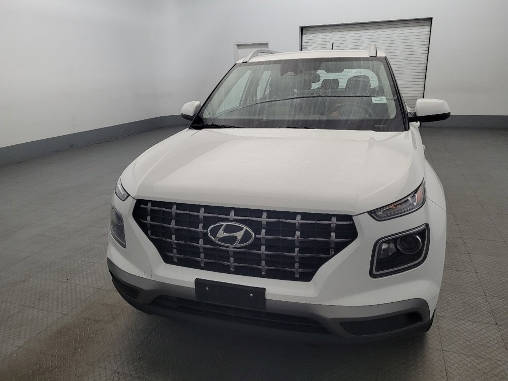 Used 2023 Hyundai Venue SEL image 15