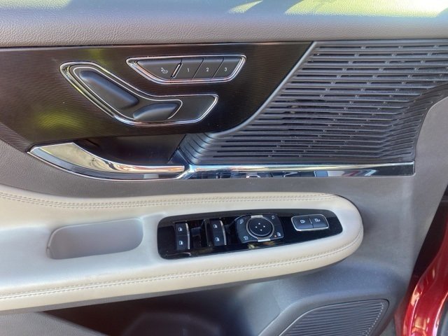 Used 2022 Lincoln Corsair AWD w/ Equipment Group 101A image 11