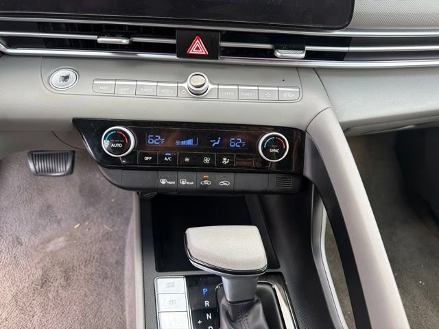 Used 2024 Hyundai Elantra SEL FWD image 27