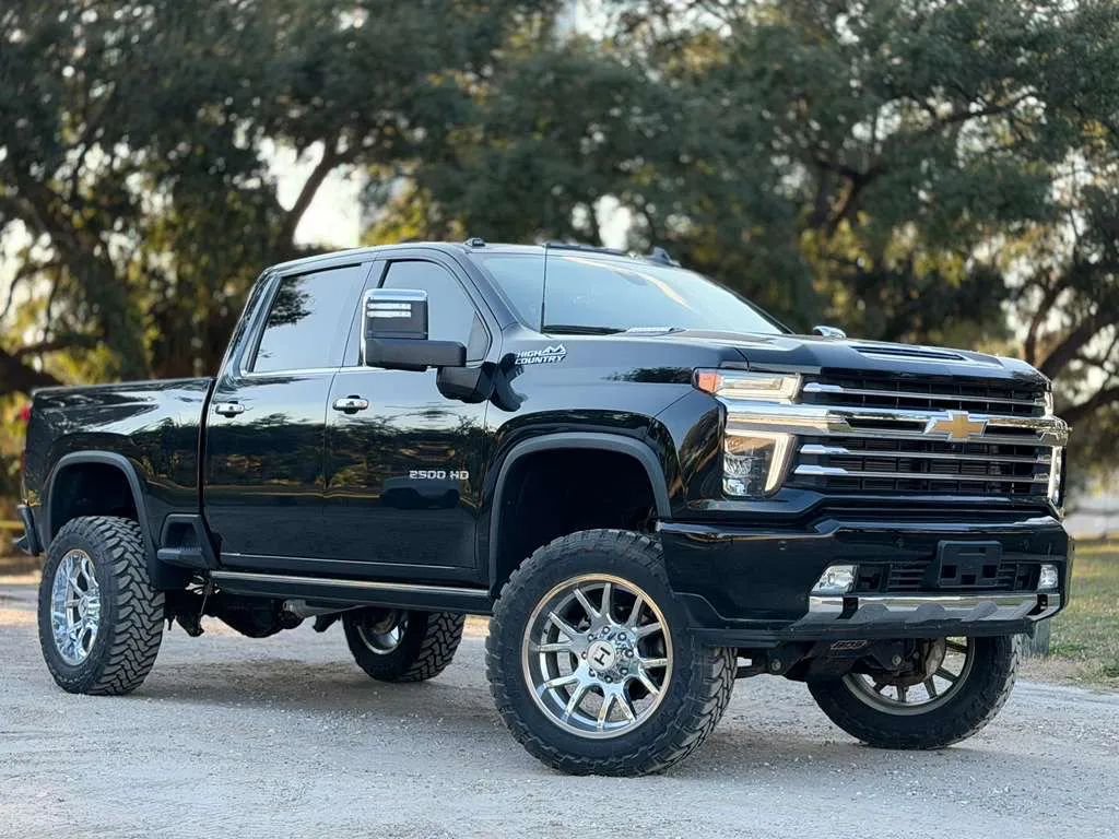 Used 2023 Chevrolet Silverado 2500 High Country w/ Safety Package II image 41