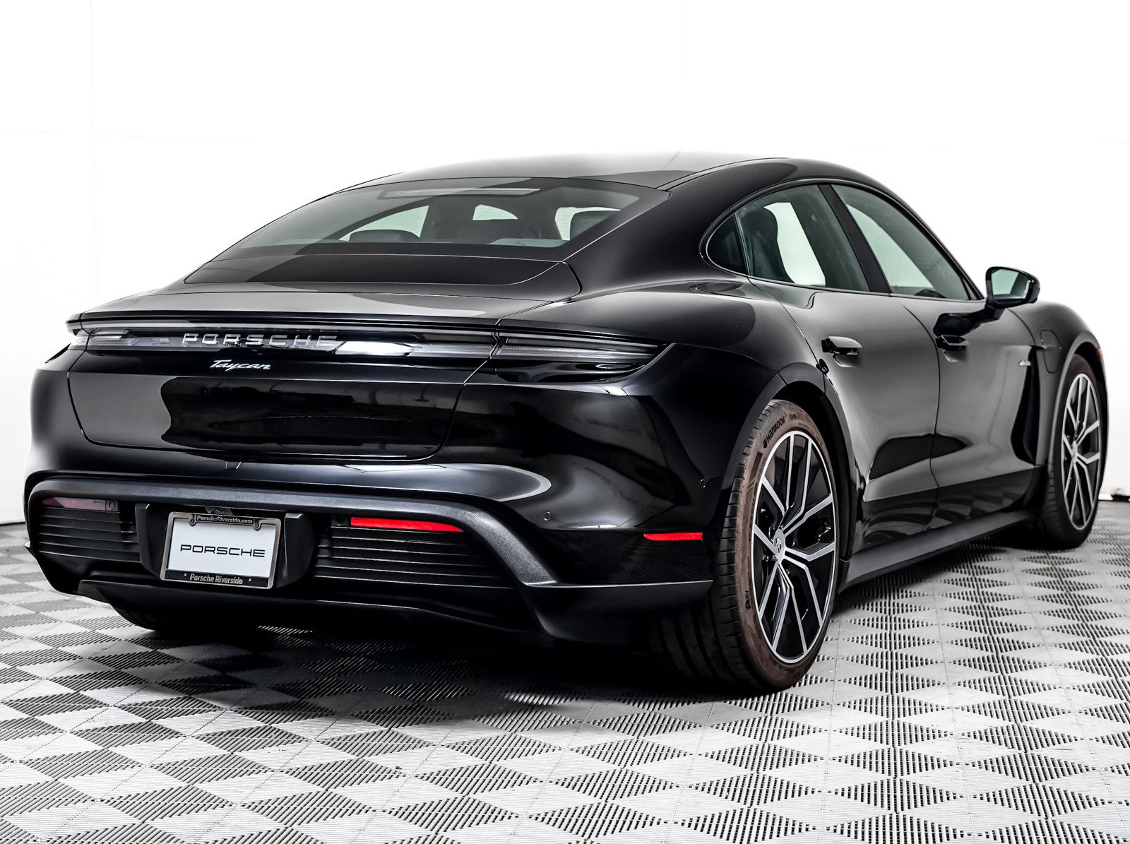 Certified 2025 Porsche Taycan RWD image 10