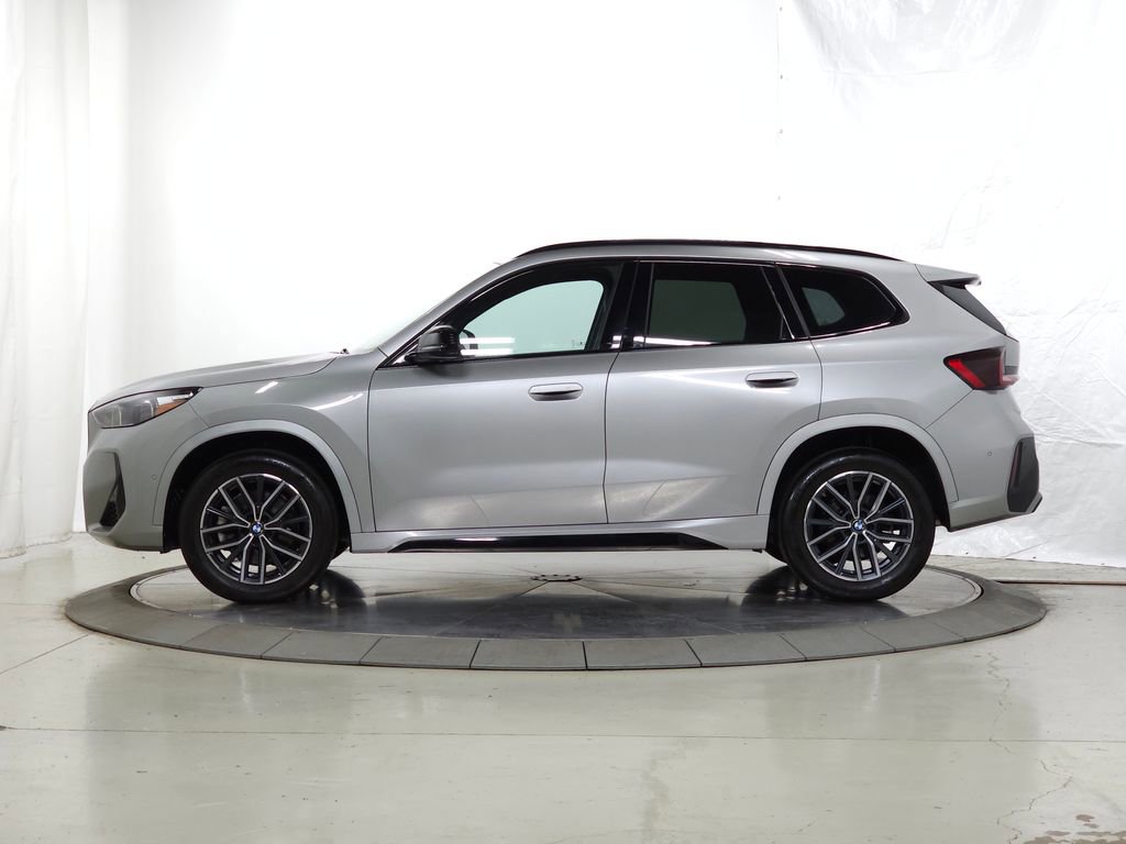 Used 2023 BMW X1 xDrive28i w/ M Sport Package AWD/4WD image 2