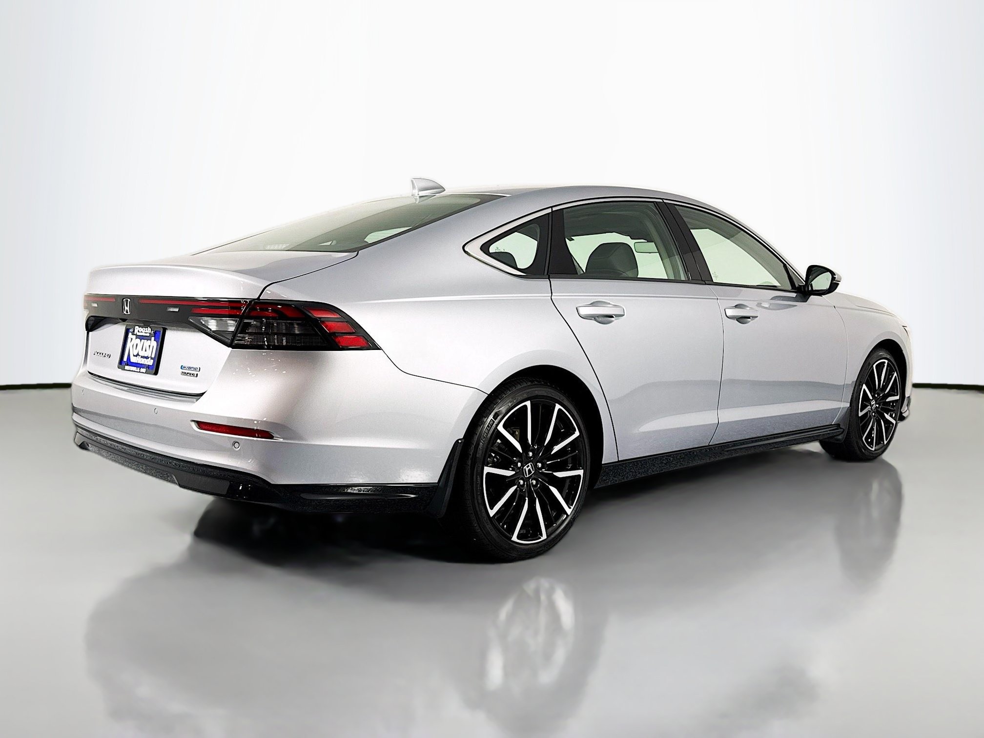 Used 2023 Honda Accord Touring image 5