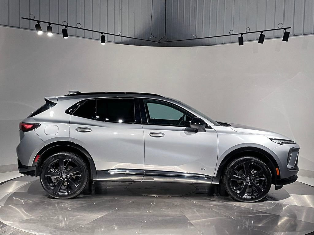 Used 2025 Buick Envision Sport Touring image 10