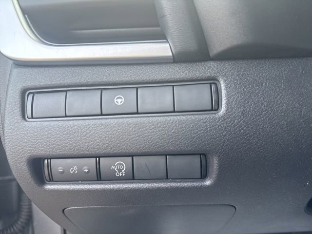 Used 2023 Nissan Rogue SV image 14