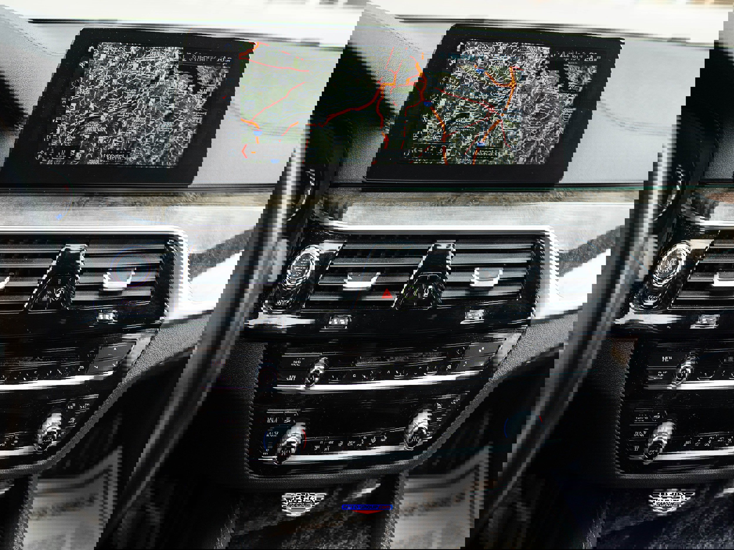 Used 2018 BMW 540i xDrive w/ M Sport Package image 32