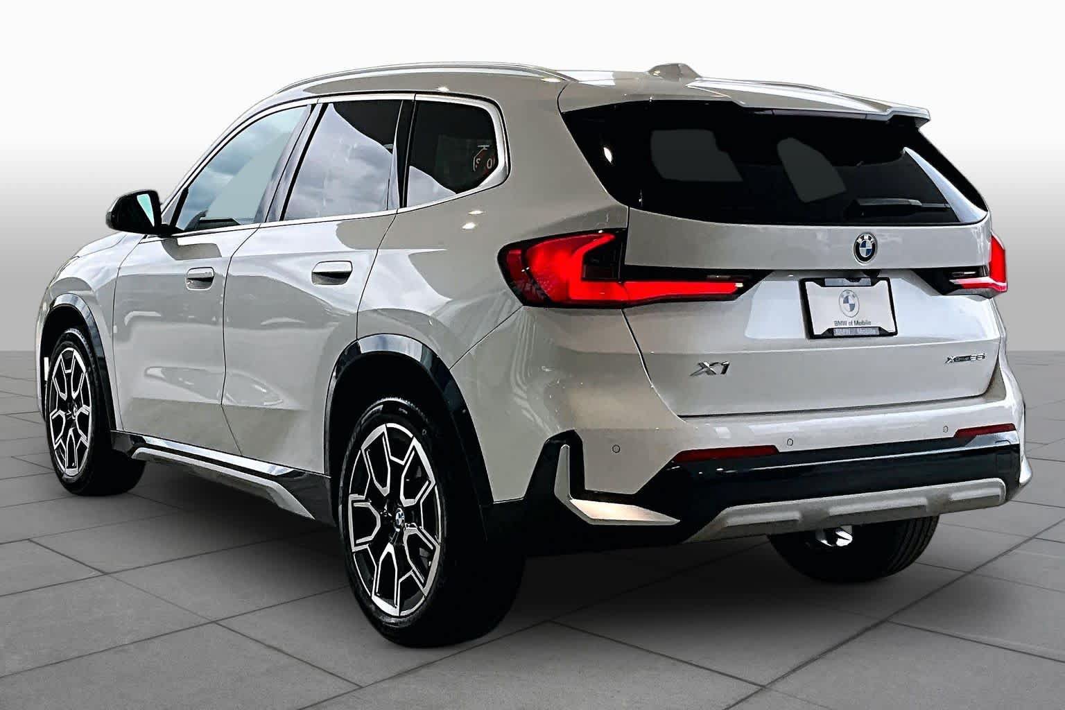Used 2023 BMW X1 xDrive28i w/ Convenience Package AWD/4WD image 11