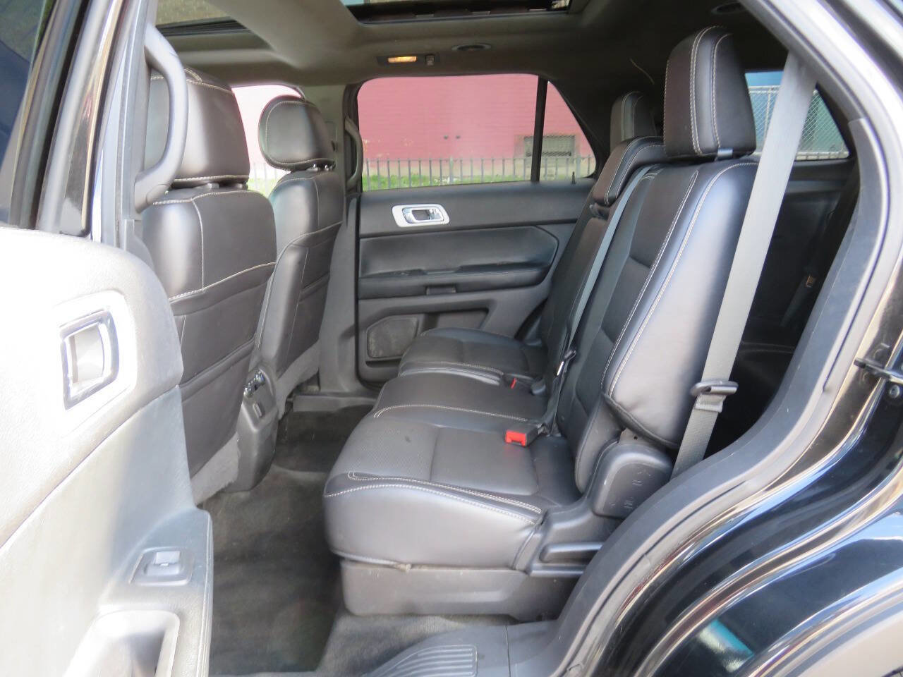 Used 2015 Ford Explorer Sport image 22