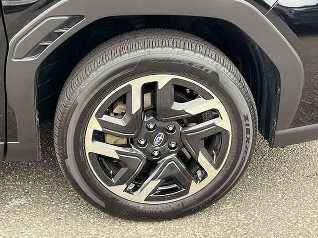 Used 2025 Subaru Forester Premium AWD/4WD image 11