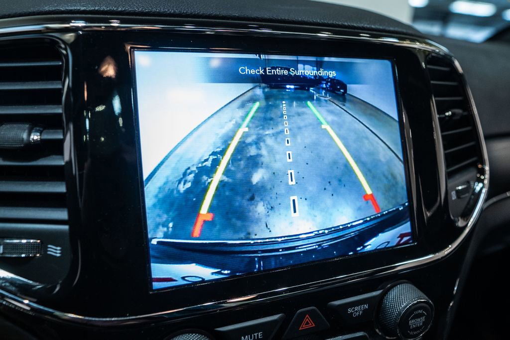 Used 2021 Jeep Grand Cherokee Limited image 30