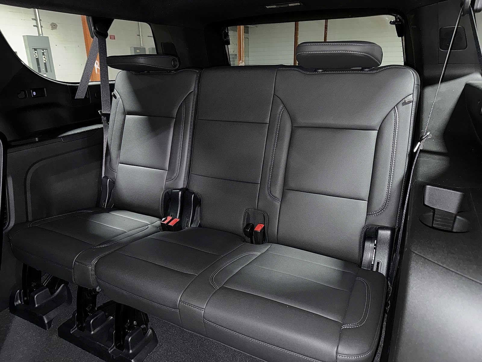 Used 2023 Chevrolet Suburban LT w/ Luxury Package AWD/4WD image 18