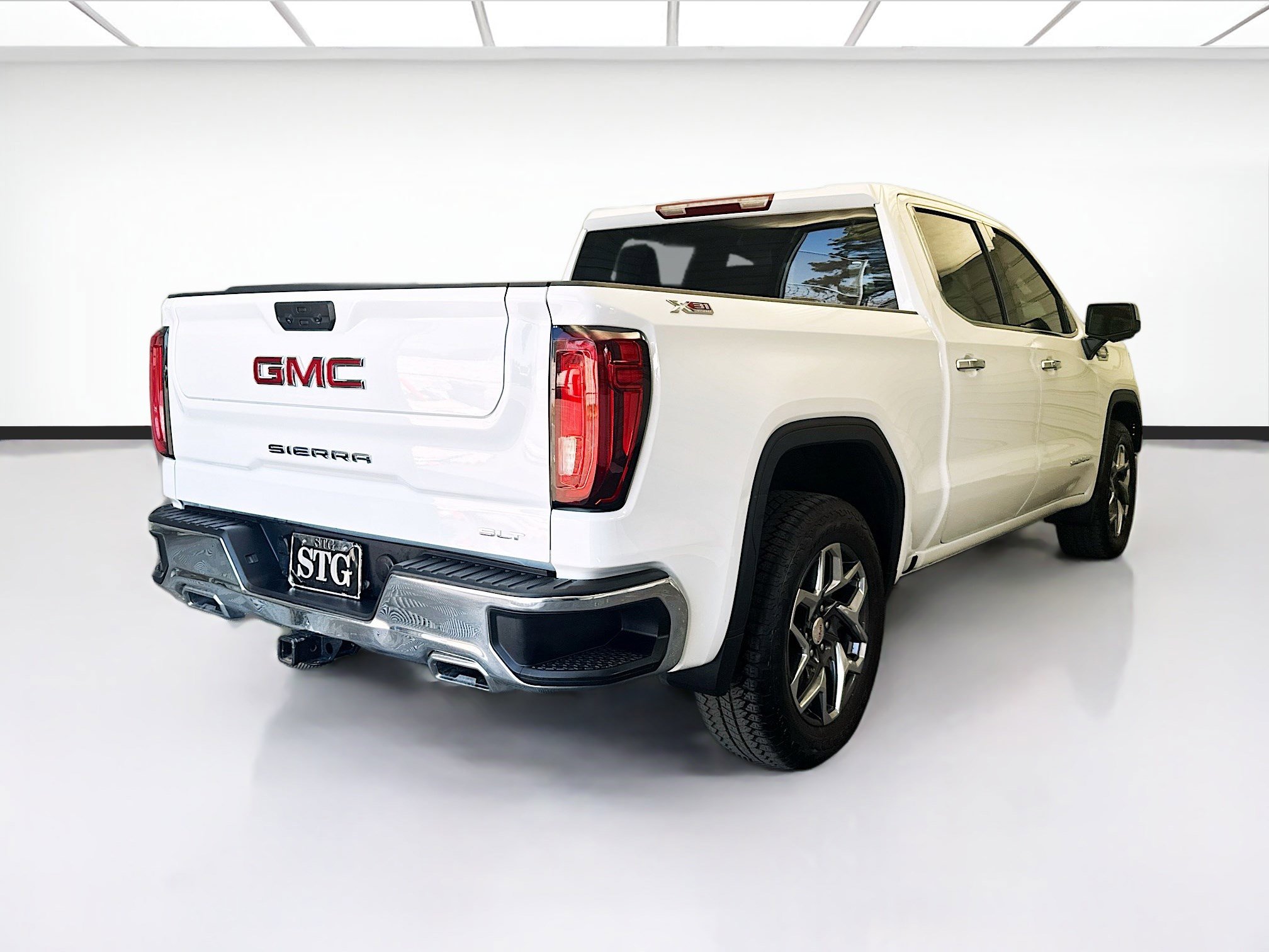 Used 2024 GMC Sierra 1500 SLT image 4