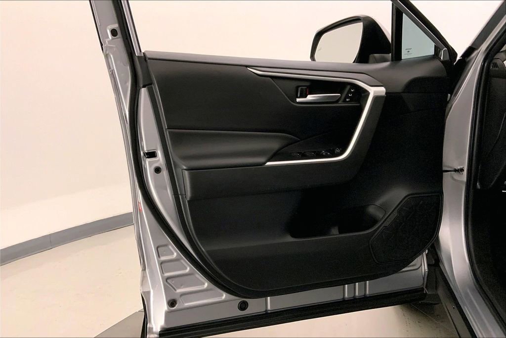 Used 2023 Toyota RAV4 XLE Premium image 24