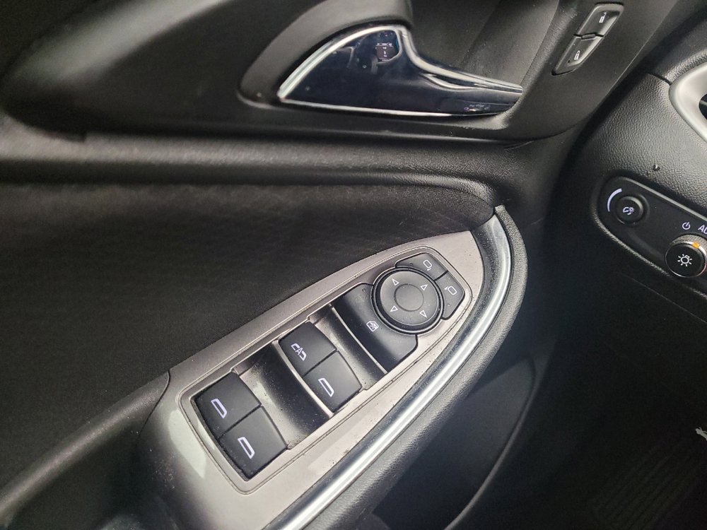 Used 2022 Chevrolet Malibu LT FWD image 27