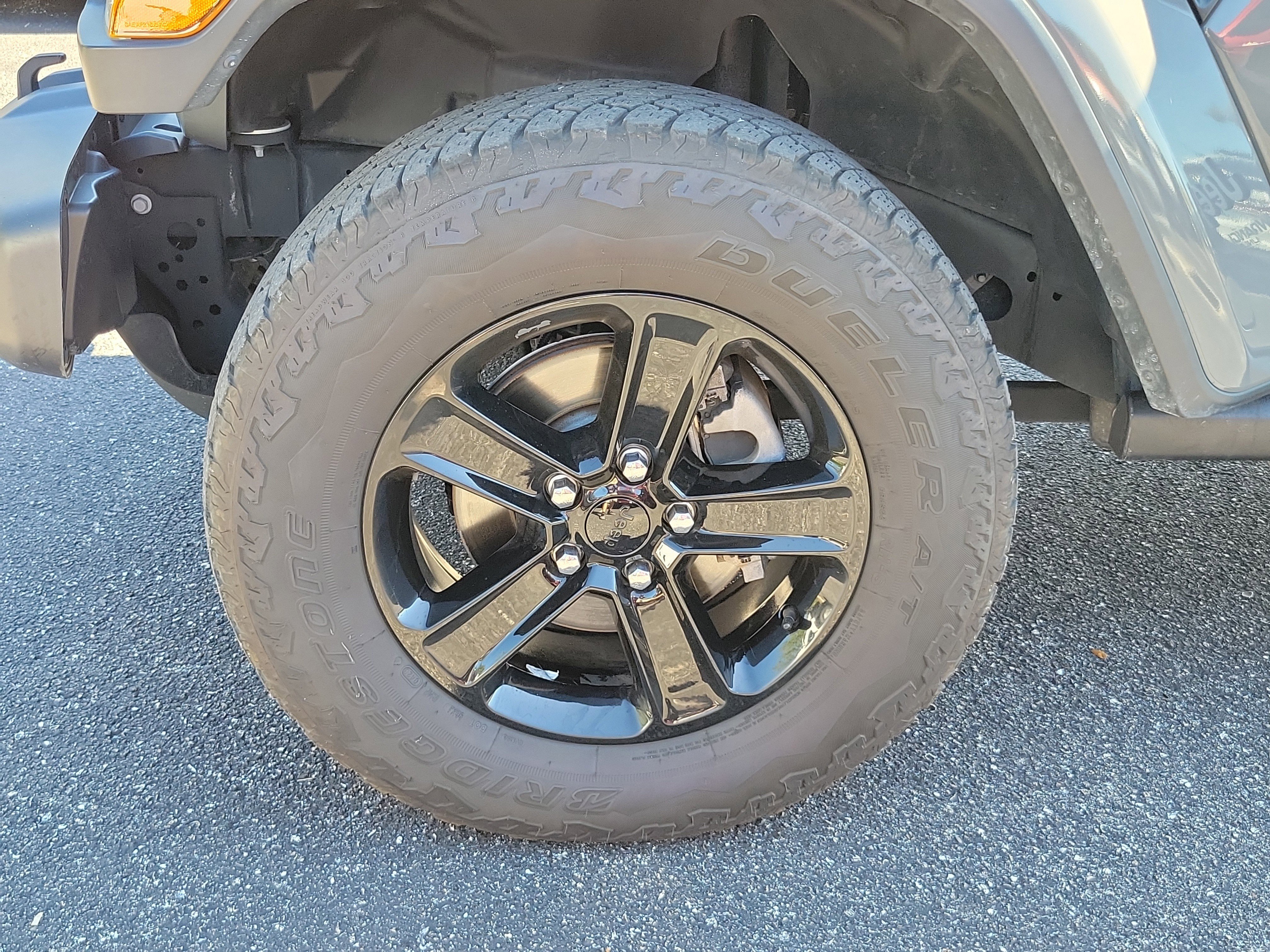 Used 2020 Jeep Wrangler Unlimited Sahara image 10