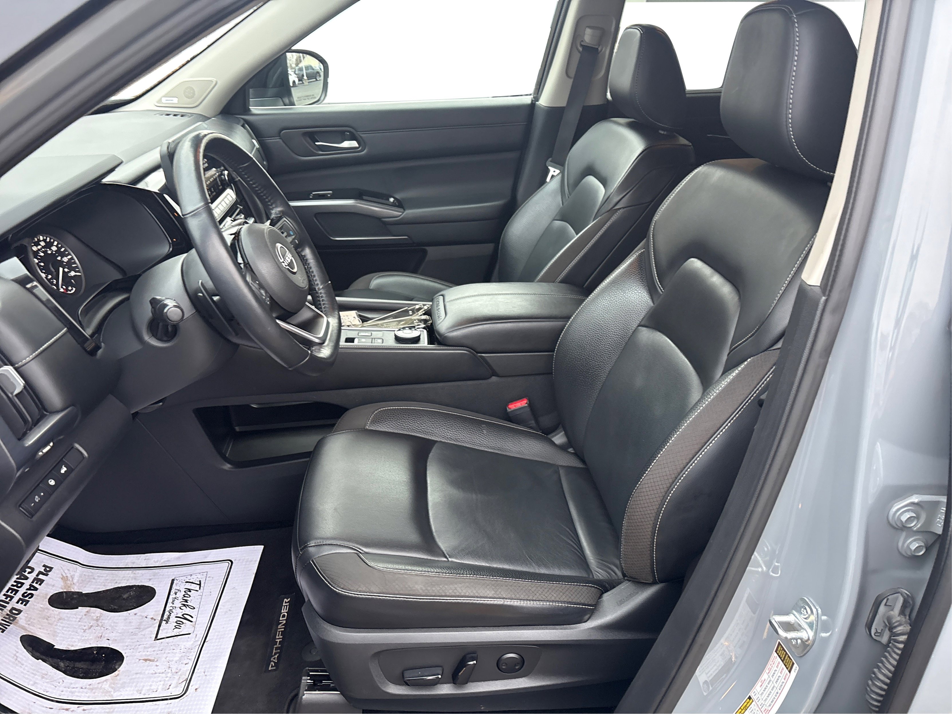 Used 2022 Nissan Pathfinder SL w/ SL Premium Package image 9