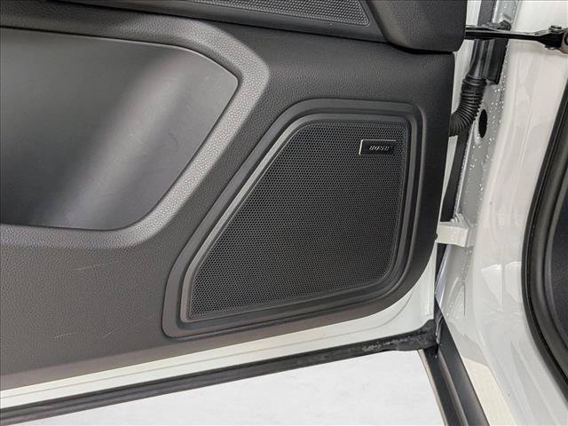 Used 2025 Porsche Macan AWD/4WD image 14