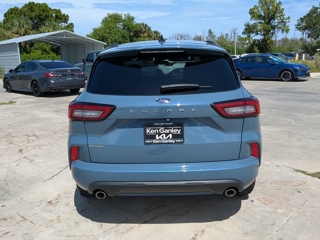 Used 2024 Ford Escape ST-Line w/ Tech Pack #1 FWD image 7