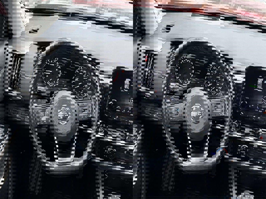 Used 2022 Nissan Pathfinder Platinum w/ Cargo Package image 12