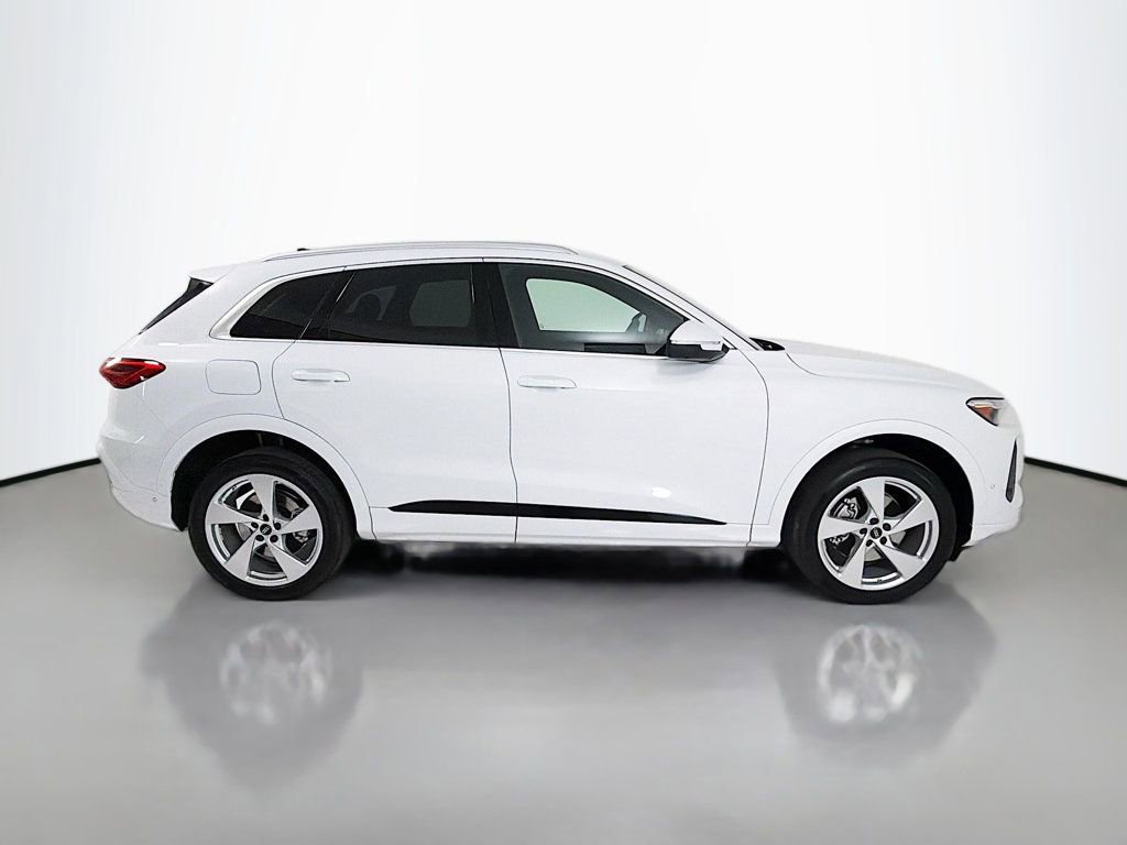 Used 2025 Audi Q5 Premium Plus w/ Premium Plus AWD/4WD image 8