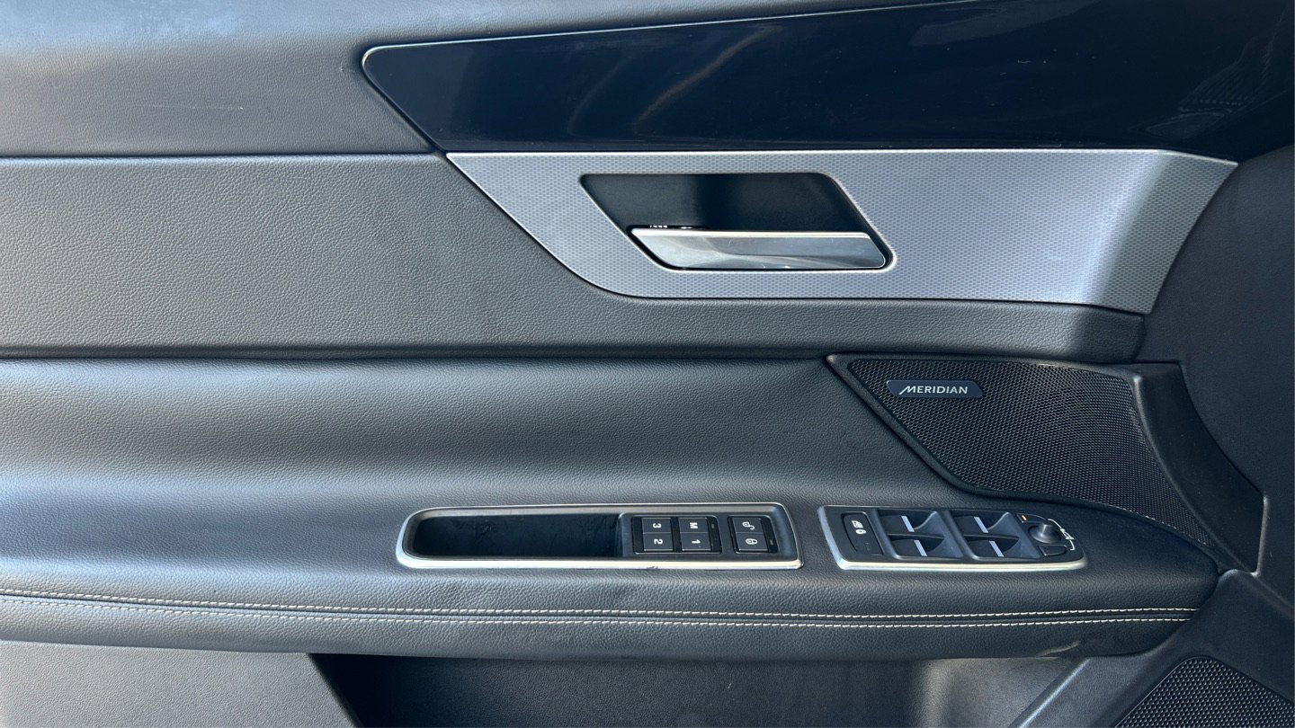 Used 2016 Jaguar XF R-Sport image 42