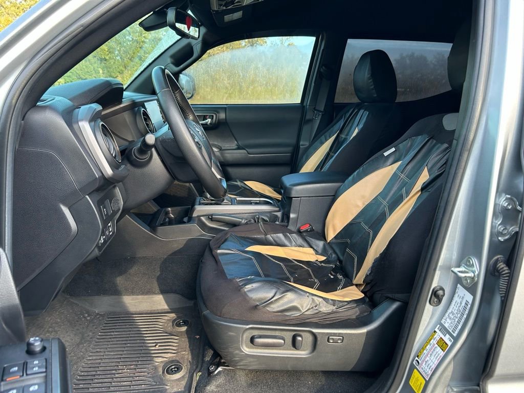 Used 2022 Toyota Tacoma TRD Off-Road w/ Technology Package image 13