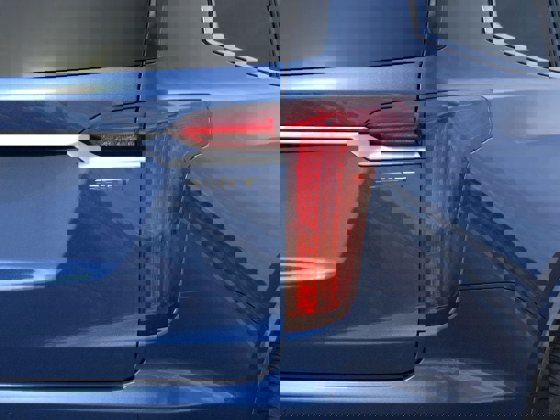 New 2025 Cadillac XT6 Luxury image 11