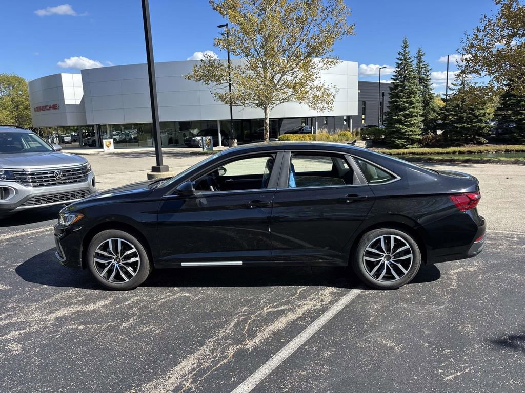 New 2026 Volkswagen Jetta SE image 4