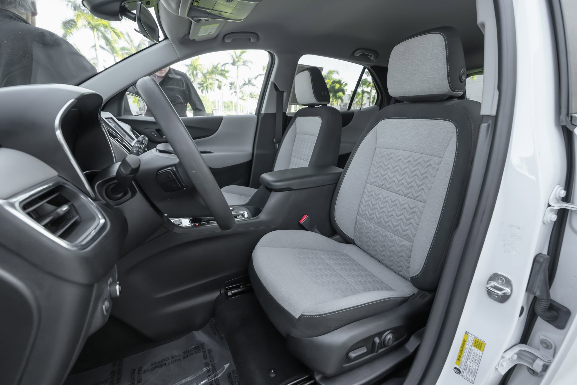 Used 2023 Chevrolet Equinox LS w/ LS Convenience Package image 8