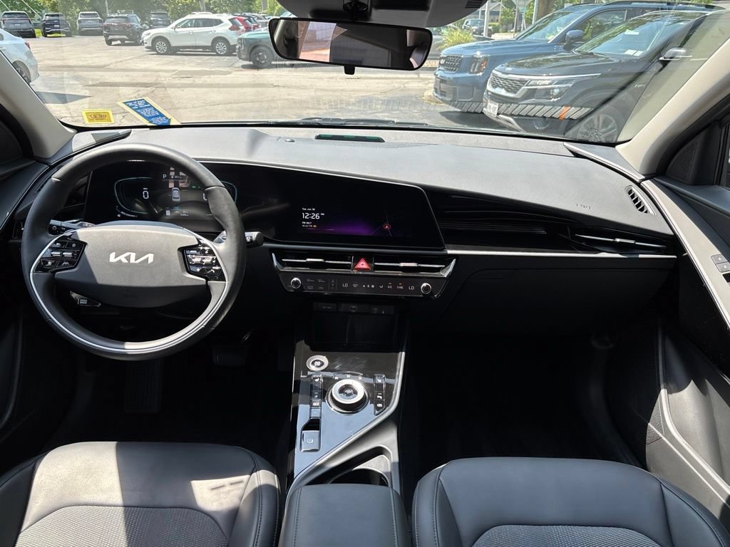 Used 2025 Kia Niro EX w/ EX Cold Weather Package FWD image 18