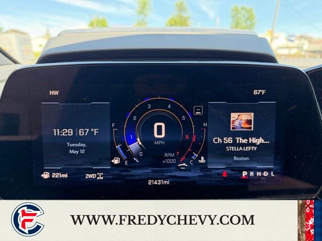 Used 2025 Chevrolet Suburban Premier AWD/4WD image 10