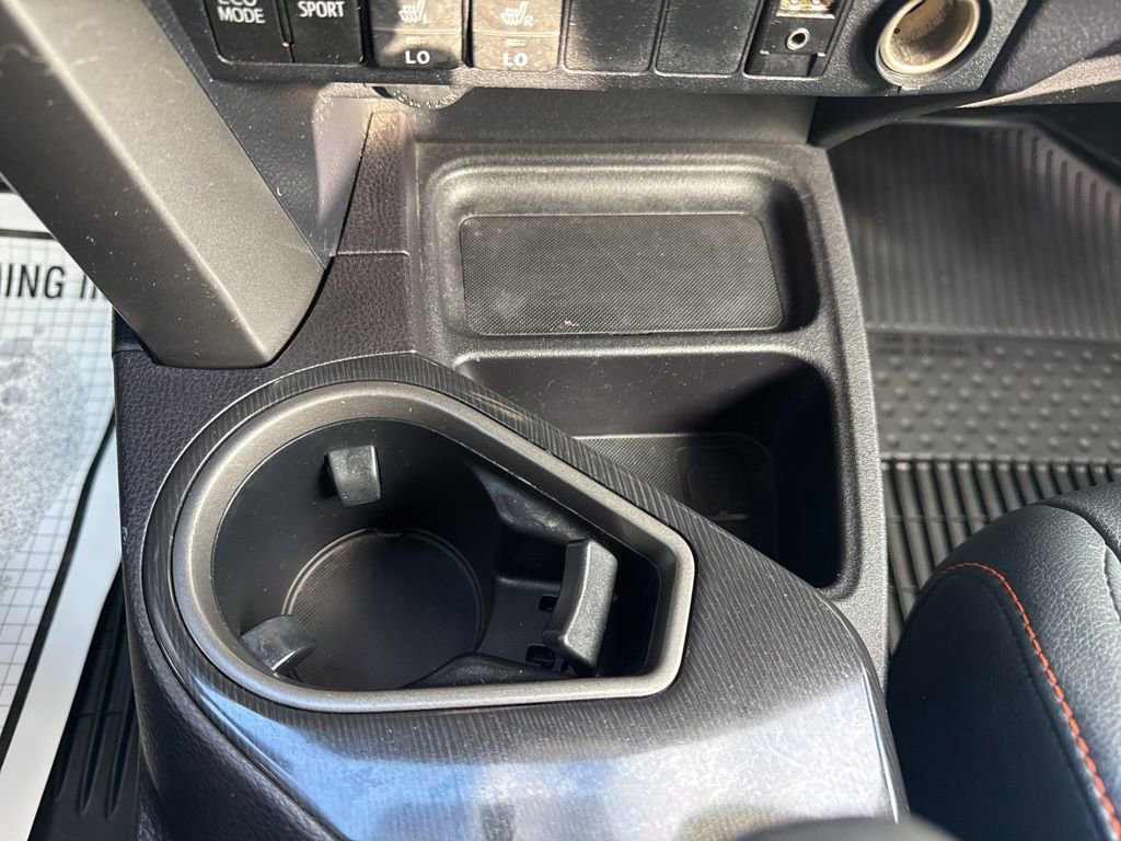 Used 2016 Toyota RAV4 SE image 38